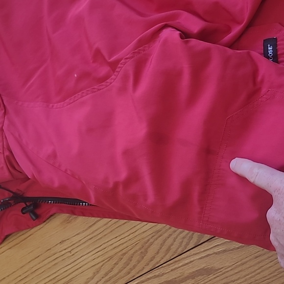 Canada Goose Bomber. Size M. Red. Excellent condition. Thick full down. - Picture 16 of 16